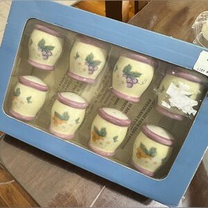 Pfaltzgraff Vintage Salt And Pepper Individual Shakers/ grapes/ Set of 8